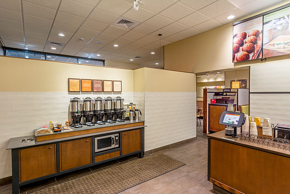 Panera_Lobby_03_Low_Resolution_2100px_Q8